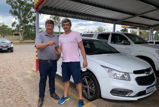 Sr Sidinei Leandro Bratz,  de São Borja,  Cruze Hatch Lt